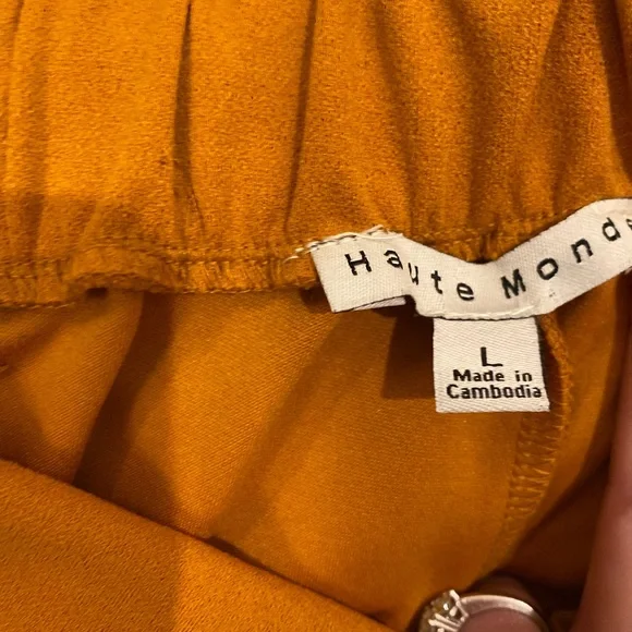 Tie-waist cuffed shorts - Picture 2 of 2